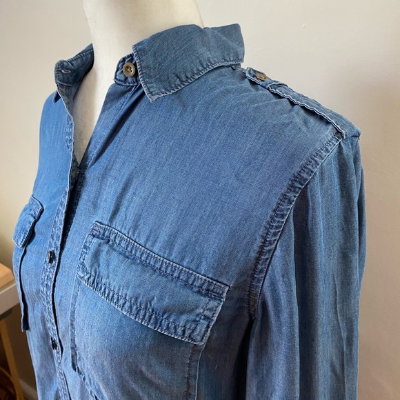 Banana Republic | Oversized Chambray Shirt - Picture 2 of 6